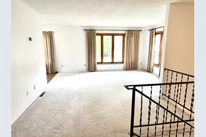 302 5th Street SE, Roseau, MN 56751 - Photo 5