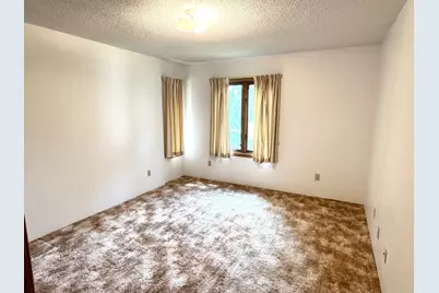 302 5th Street SE, Roseau, MN 56751 - Photo 9