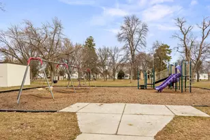 526 8th St E, Glencoe, MN 55336 - Photo 31