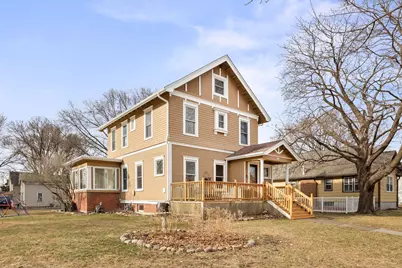 526 8th Street E, Glencoe, MN 55336 - Photo 1