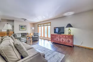 921 / 923 Dartmouth Pl SE, Minneapolis, MN 55414 - Photo 3