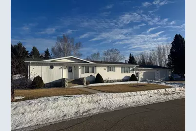 103 8th Street SW, Roseau, MN 56751 - Photo 1