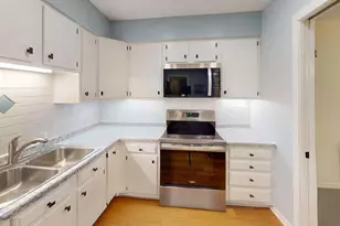 1850 Eagle Ridge Dr, Mendota Heights, MN 55118 - Photo 9