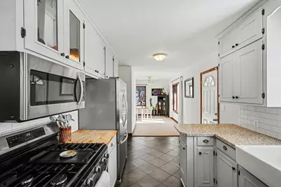 2016 Sherwood Avenue, Saint Paul, MN 55119 - Photo 9