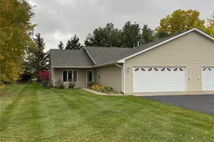 370 Creekview Ct, Baldwin, WI 54002 - Photo 1