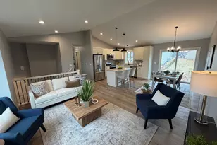 1635 Squirrel Way, New Richmond, WI 54017 - Photo 5