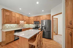 12999 Garvin Brook Ln, Apple Valley, MN 55124 - Photo 3
