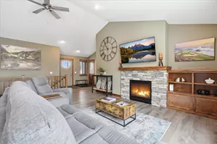 265 Vista Cir, River Falls, WI 54022 - Photo 9