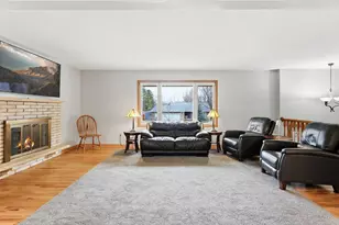 4835 Lakeview Dr, Shoreview, MN 55126 - Photo 7