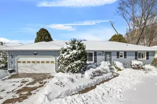 244 Edgeview Dr, Rollingstone, MN 55969 - Photo 1