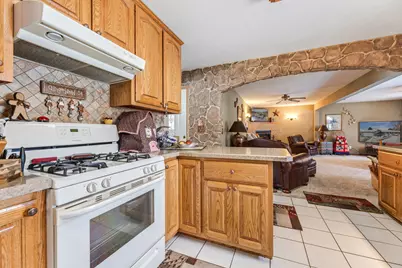 244 Edgeview Drive, Rollingstone, MN 55969 - Photo 9