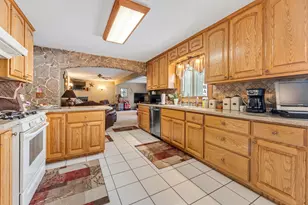 244 Edgeview Dr, Rollingstone, MN 55969 - Photo 7