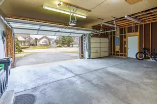 648 Welland Ct, Eagan, MN 55123 - Photo 37