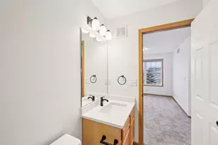 2821 Arona St, Roseville, MN 55113 - Photo 25