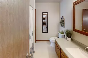 808 Lake Chapeau Dr, Albert Lea, MN 56007 - Photo 9