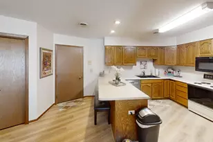 808 Lake Chapeau Dr, Albert Lea, MN 56007 - Photo 5