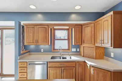 858 Haralson Drive, Apple Valley, MN 55124 - Photo 5