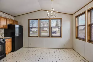 405 Edgar Pl, Faribault, MN 55021 - Photo 5