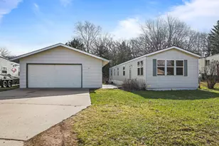 405 Edgar Pl, Faribault, MN 55021 - Photo 1