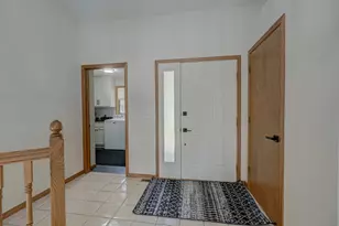 1612 Golf View Dr, River Falls, WI 54022 - Photo 3