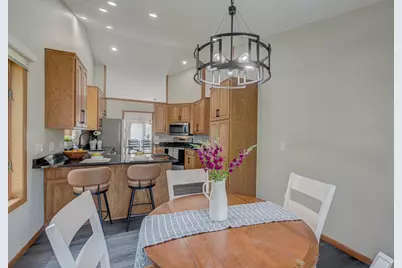 1612 Golf View Drive, River Falls, WI 54022 - Photo 7