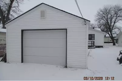 416 6th Street S, Wahpeton,  58075 - Photo 19