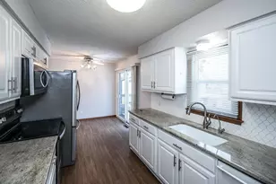 2700 Sunset Ln, Burnsville, MN 55337 - Photo 7