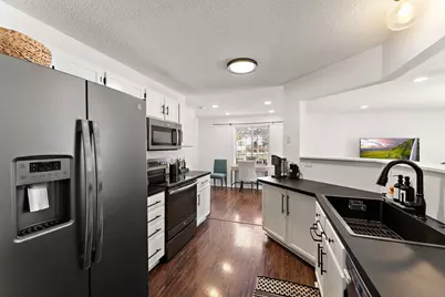 7717 Nicholas Way, Chanhassen, MN 55317 - Photo 9