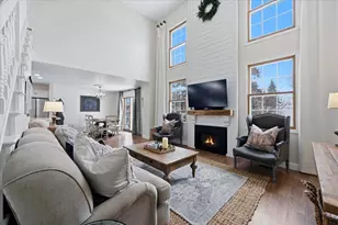 8055 Curtis Ln, Eden Prairie, MN 55347 - Photo 15