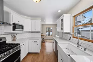 8055 Curtis Ln, Eden Prairie, MN 55347 - Photo 5