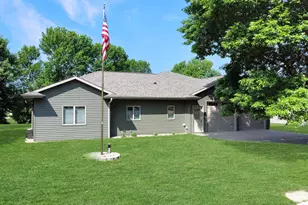 431 Elizabeth Ave, Lake Wilson, MN 56151 - Photo 1