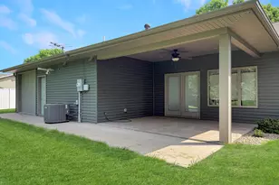 431 Elizabeth Ave, Lake Wilson, MN 56151 - Photo 3