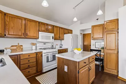 1011 Boston Hill Road, Eagan, MN 55123 - Photo 3