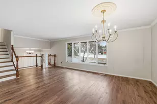 4497 S Oak Leaf Ct, Vadnais Heights, MN 55127 - Photo 9