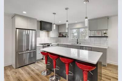 11014 Stanley Curve, Bloomington, MN 55437 - Photo 9