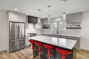 11014 Stanley Curve, Bloomington, MN 55437 - Photo 9