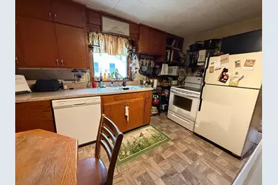 124 State Avenue N, Thief River Falls, MN 56701 - Photo 9