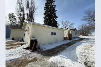 124 State Avenue N, Thief River Falls, MN 56701 - Photo 23