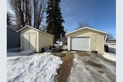 124 State Avenue N, Thief River Falls, MN 56701 - Photo 21