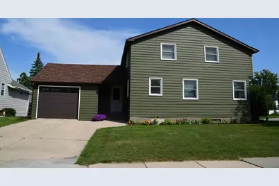 401 Center Street E, Roseau, MN 56751 - Photo 3