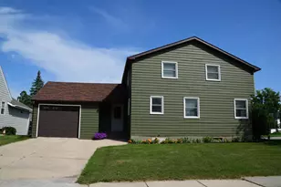 401 Center St E, Roseau, MN 56751 - Photo 3