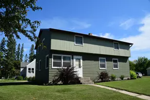 401 Center St E, Roseau, MN 56751 - Photo 1