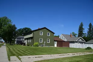401 Center St E, Roseau, MN 56751 - Photo 3