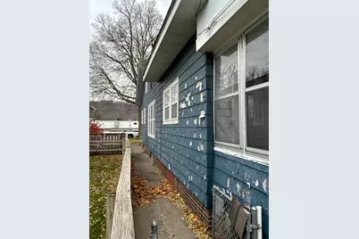 152 E Mark Street, Winona, MN 55987 - Photo 3