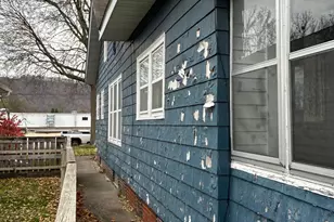 152 E Mark St, Winona, MN 55987 - Photo 3