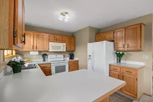 5445 Orleans Ln N, Plymouth, MN 55442 - Photo 9