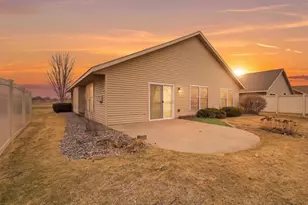 321 15th Ave NW, Willmar, MN 56201 - Photo 9