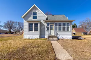 204 Central Ave N, Mapleton, MN 56065 - Photo 1