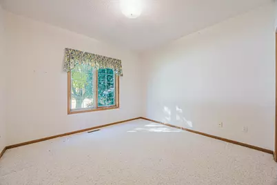 302 Fairway Drive, Casselton, ND 58012 - Photo 35