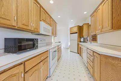 302 Fairway Drive, Casselton, ND 58012 - Photo 15